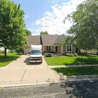 607 Bridlewood Ln, Watertown, WI 53094