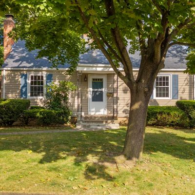 61 Richmond Ave, West Haven, CT 06516