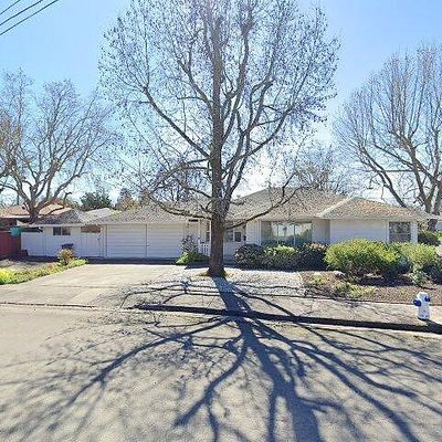 522 Major Dr, Santa Rosa, CA 95403