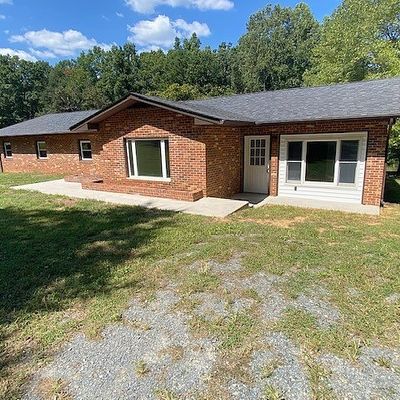 523 Vawter Corner Rd, Louisa, VA 23093