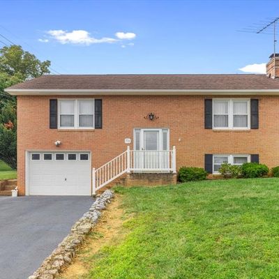 555 Whitacre St, Winchester, VA 22601