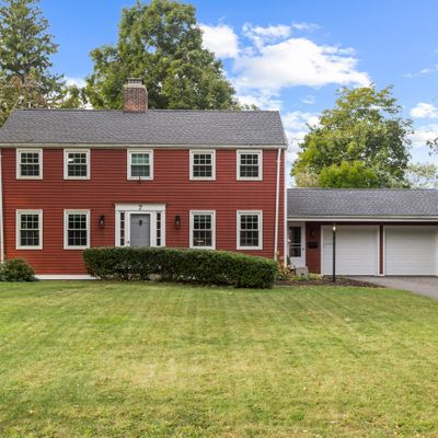 7 Kenwood Cir, Bloomfield, CT 06002