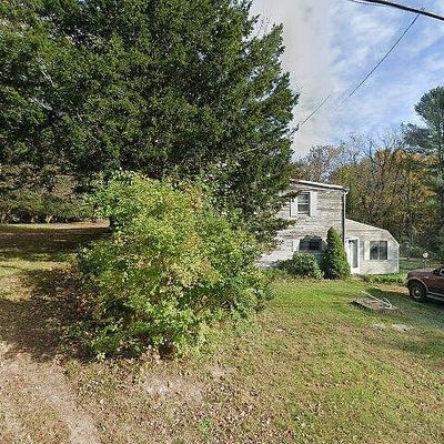 7 Weigold Rd, Tolland, CT 06084