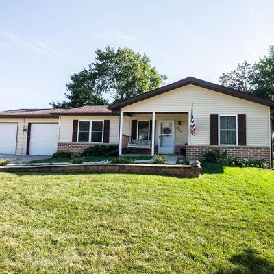 703 Glacial Ln, Kewaskum, WI 53040