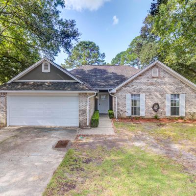 7113 Oakhurst Dr, Ocean Springs, MS 39564