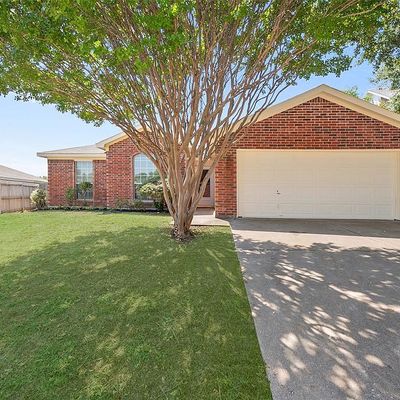 7204 Stonegate Dr, Benbrook, TX 76126