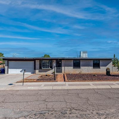 7207 E Freestone Dr, Tucson, AZ 85730