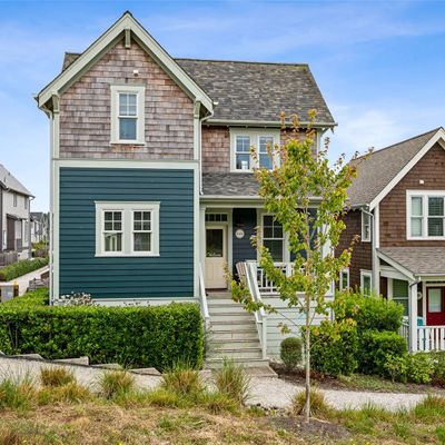 74 Flash Ln, Pacific Beach, WA 98571