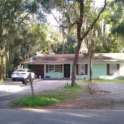 745 E Jackson Ave, Mount Dora, FL 32757