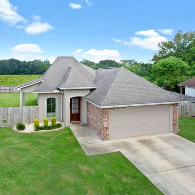 6504 Surrey Ln, Zachary, LA 70791