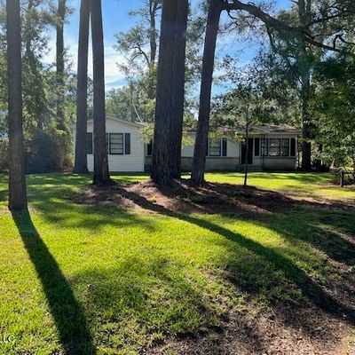 6505 Woodland Dr, Ocean Springs, MS 39564