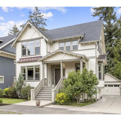 8235 Sw 47 Th Ave, Portland, OR 97219