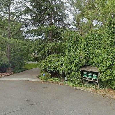 8580 Hunts Point Ln, Hunts Point, WA 98004