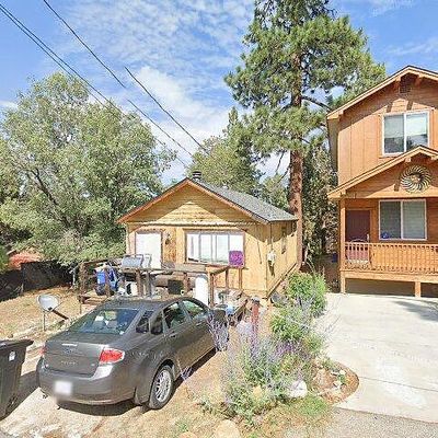 871 Maple Ln, Sugarloaf, CA 92386