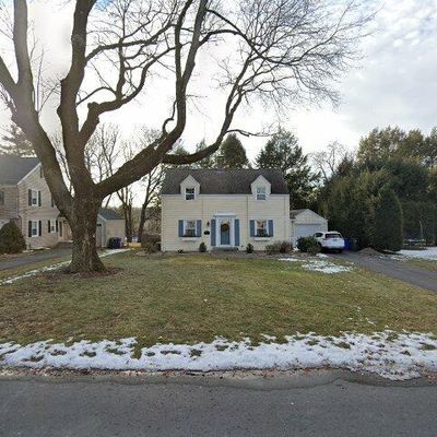 9 Knollwood Rd, West Hartford, CT 06110