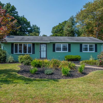 90 Dana Ln, Meriden, CT 06451