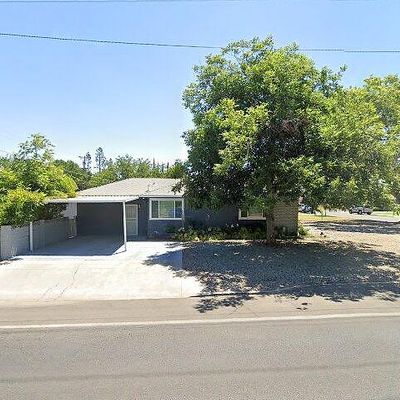 905 E Saginaw Way, Fresno, CA 93704