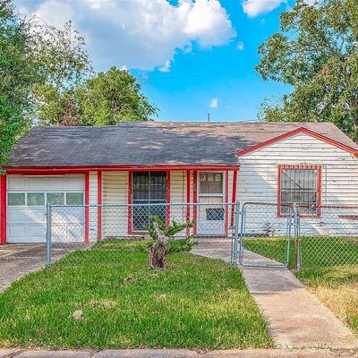 909 Longley St, South Houston, TX 77587