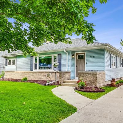 7921 43 Rd Ave, Kenosha, WI 53142