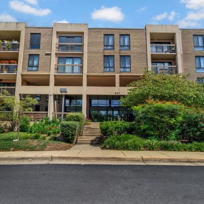 807 N Howard St #313, Alexandria, VA 22304