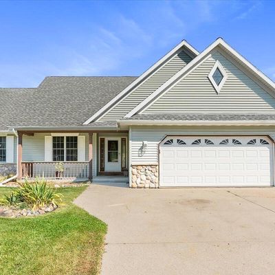 W287 Hazel Ct, Saint Cloud, WI 53079