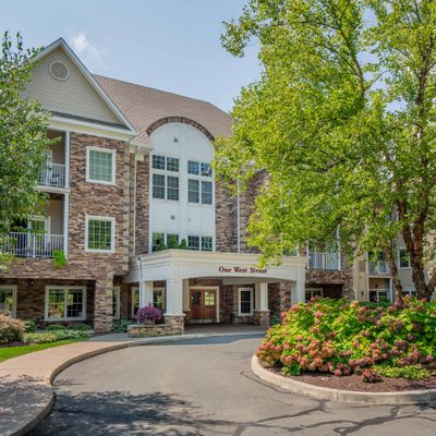 1 West St #306, Simsbury, CT 06070