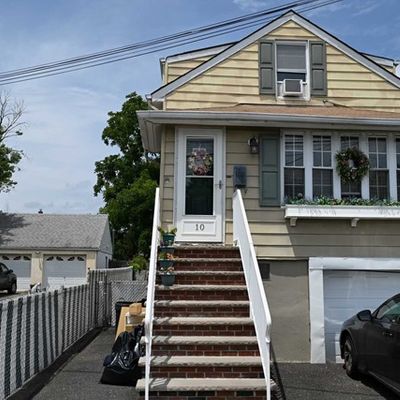 10 Grove St, Little Ferry, NJ 07643