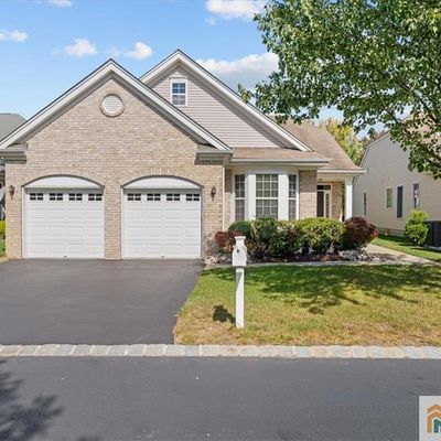 92 Crescent Way, Monroe Township, NJ 08831