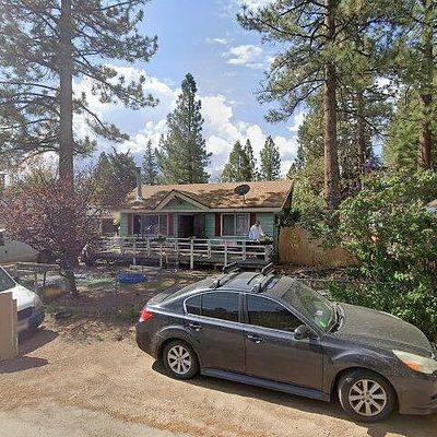 945 Greenway Dr, Big Bear City, CA 92314