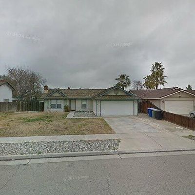 948 Rosewood Ln, Lemoore, CA 93245