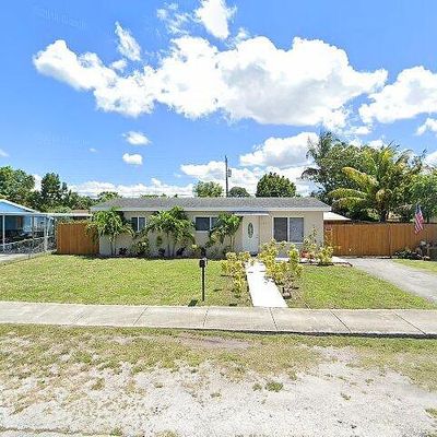 1080 Ne 213 Th Ter, Miami, FL 33179