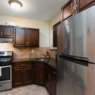 1093 Summit Ave #4 (203), Jc Heights, NJ 07307