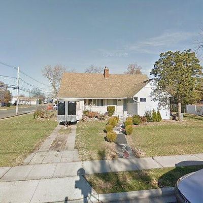 112 Front St, Freeport, NY 11520