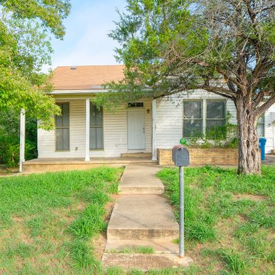 1009 A St, Floresville, TX 78114