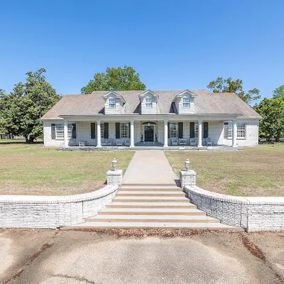 101 Westover Dr, Clarksdale, MS 38614