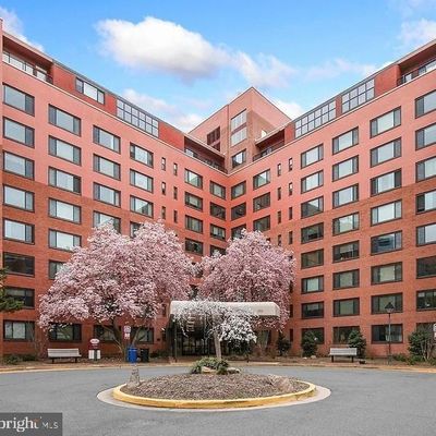 1011 Arlington Blvd #808, Arlington, VA 22209