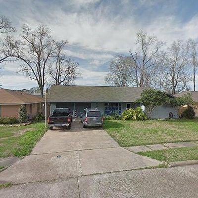 1011 Oak Dr, Liberty, TX 77575