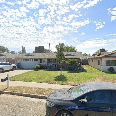 1013 W Madalyn Ave, Tulare, CA 93274