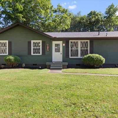 105 Oakwood Dr, Dickson, TN 37055