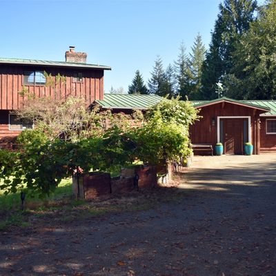 105 Strawberry Hill Rd, Elma, WA 98541