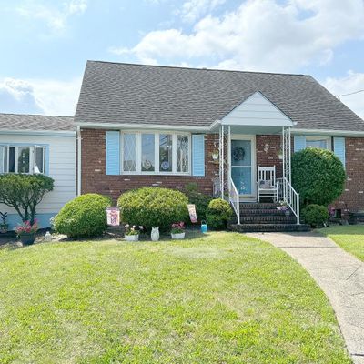 123 Crestview Rd, Fords, NJ 08863