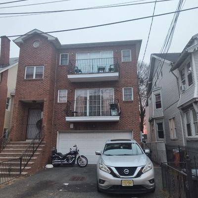 128 Osborne Ter, Newark, NJ 07108