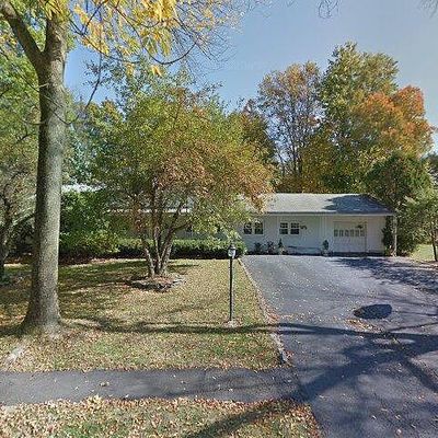 13 Maplewood Dr, Parsippany, NJ 07054