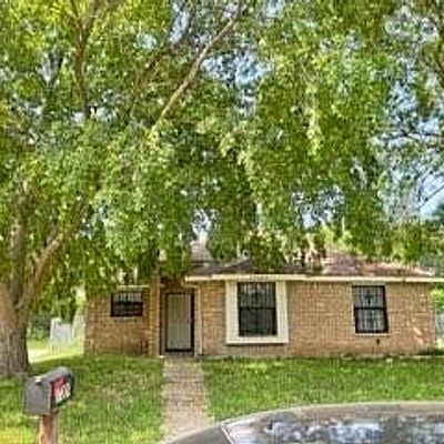 13209 Green Valley Dr, Balch Springs, TX 75180