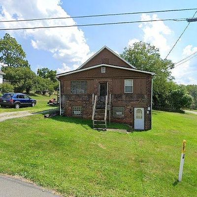 1184 Wilmington St, Washington, PA 15301