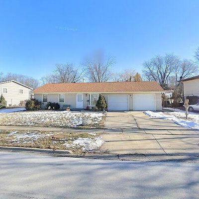 119 W Green Meadows Blvd, Streamwood, IL 60107