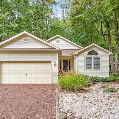 12 Garrett Dr, Berlin, MD 21811