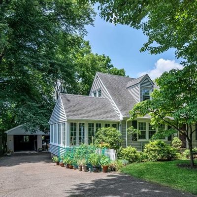 12 Hillside Ave, Mahwah, NJ 07430