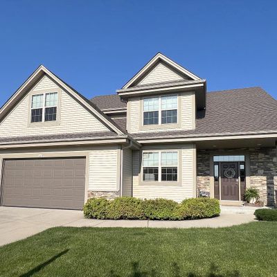 1420 Blazing Star Dr, Oconomowoc, WI 53066