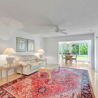 15 Colonial Club Dr, Boynton Beach, FL 33435